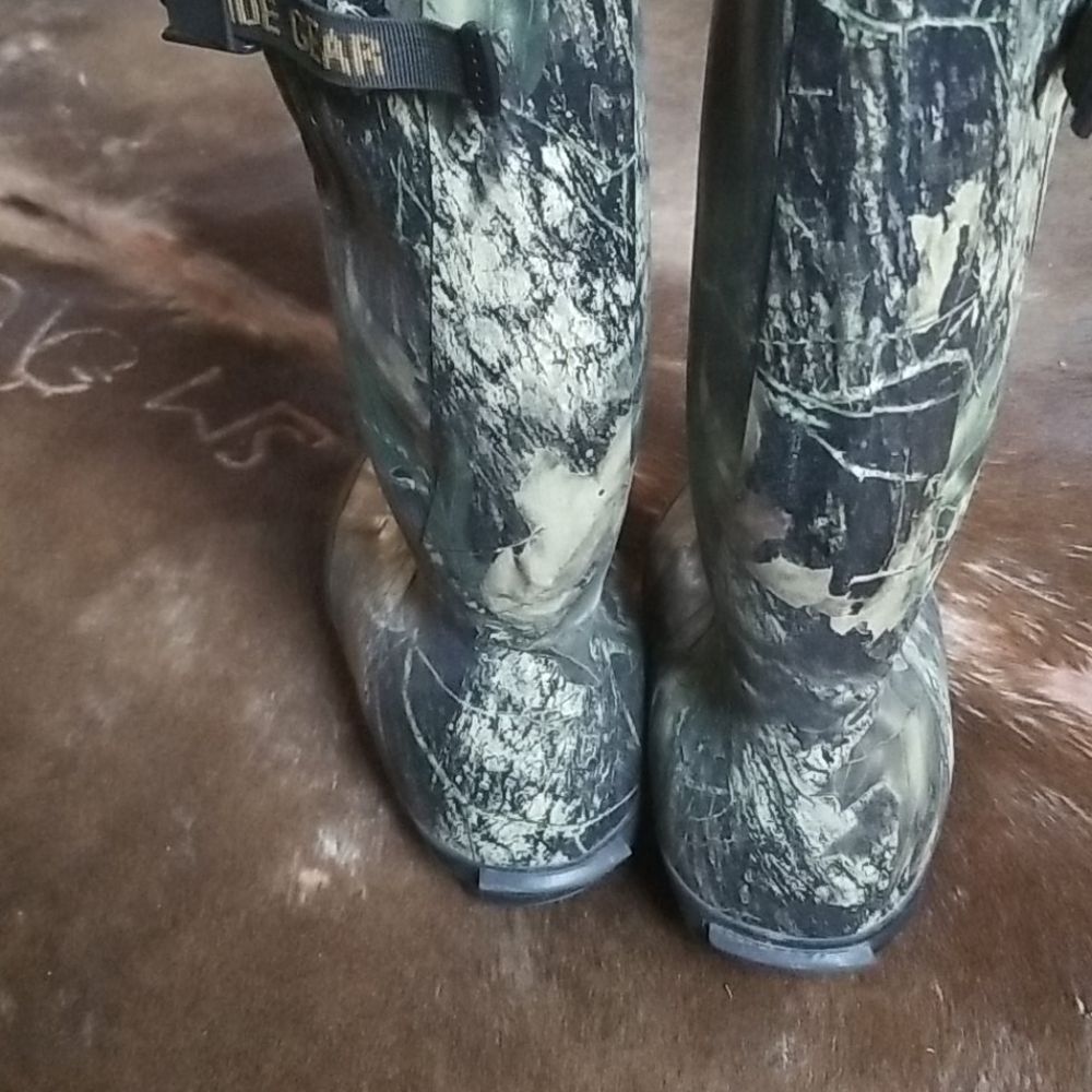 Guide Gear boots - Picture 3 of 9
